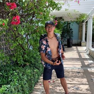 Meet your Posher, Johnson